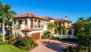 Who pays hoa fees in siesta key?