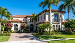 Who pays closing costs in venice?